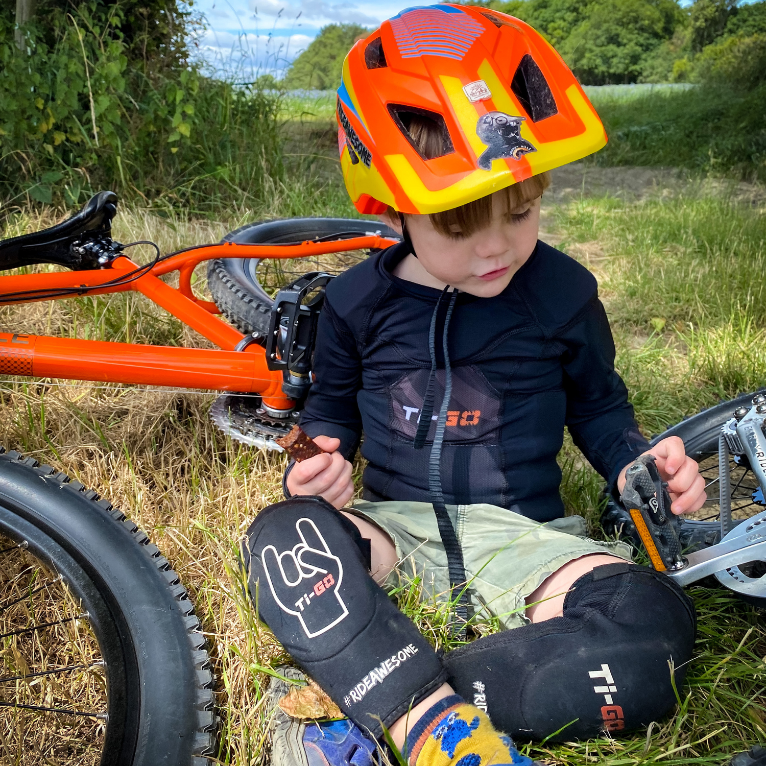 TI GO SPORT AWESOME CYCLING SPORTS CLOTHING PROTECTION FOR