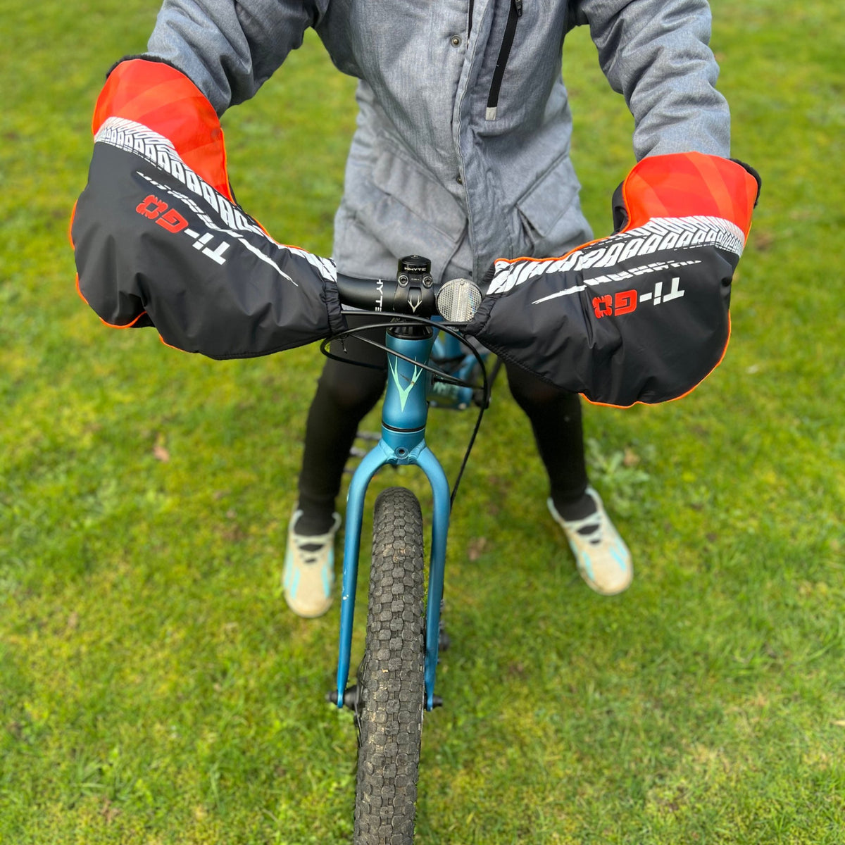Ti-GO 'TOTES-WARM' Hand Thingy – Kids Handlebar Hand Warmers for Bikes & Scooters